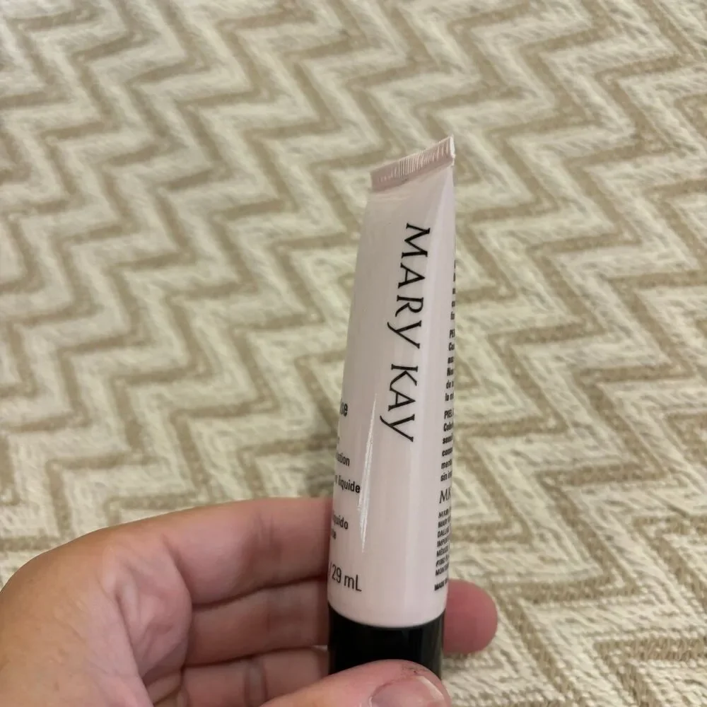 Mary Kay Timewise Matte-Wear Liquid Foundation Ivory 3